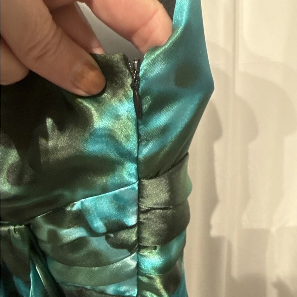 Signature by Robbie B silk dress faux wrap blue green abstract Print Size 6P NWT - Picture 7 of 11